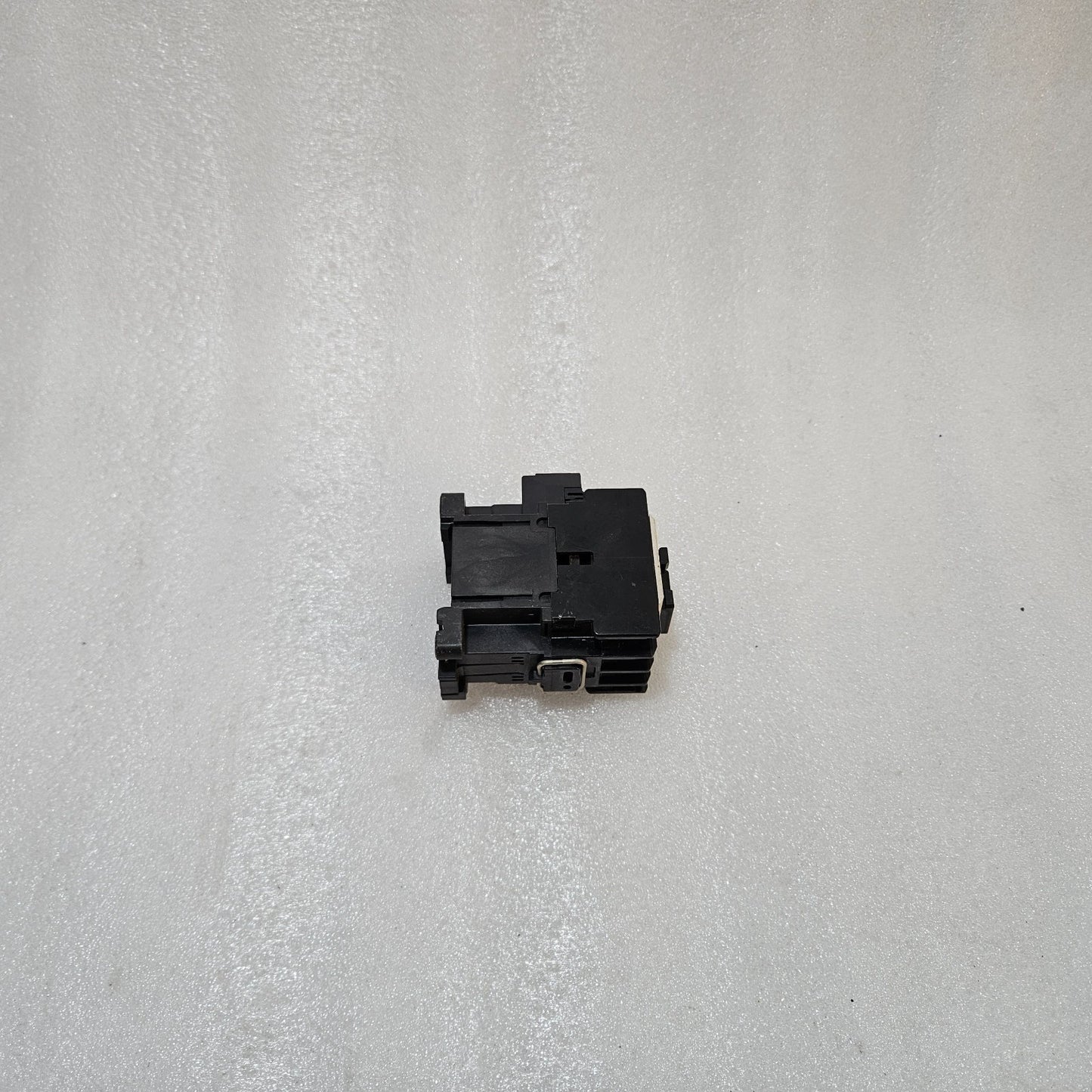FUJI ELECTRIC SC-03 MAGNETIC CONTACTOR 20A AC-3 MOTOR CONTACTOR WITH 100-110V CO