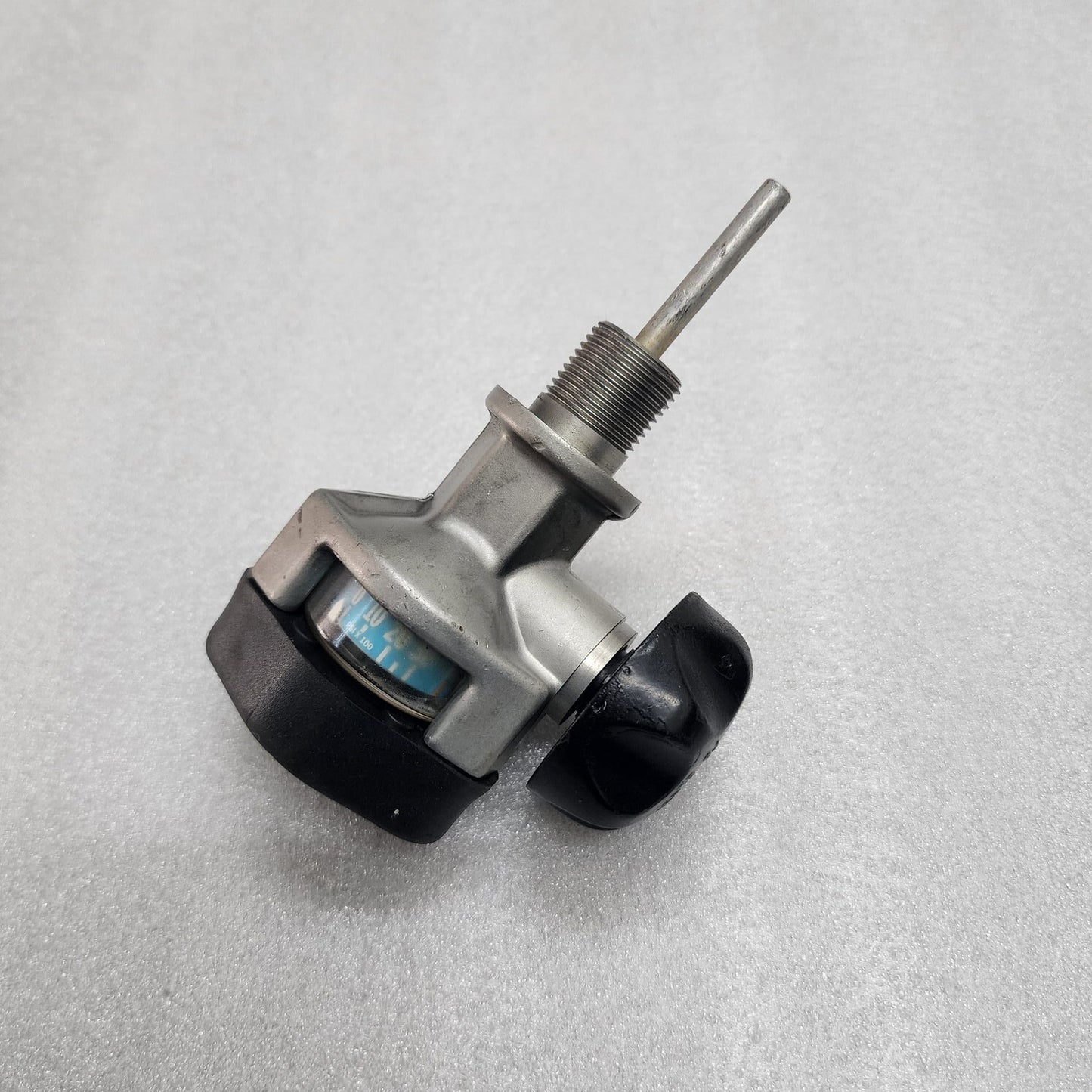 SCOTT BREATHING AIR CYLINDER VALVE 3000 PSI THREAD M18