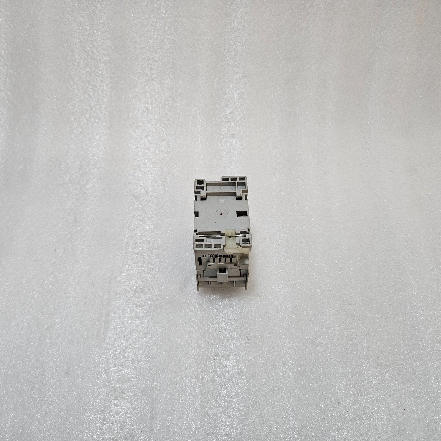 ALLEN-BRADLEY 700-CF310-A CONTACTOR, 3-PHASE 25A 110-120V CONTROL RELAY