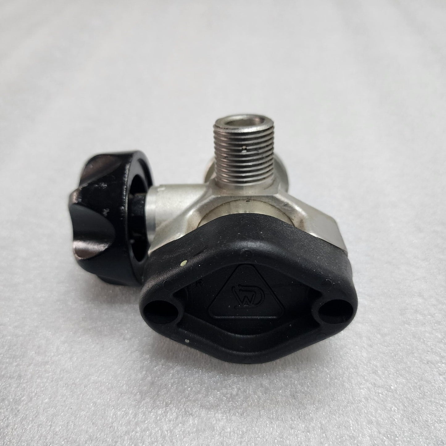 SCOTT BREATHING AIR CYLINDER VALVE 2500 PSI M18