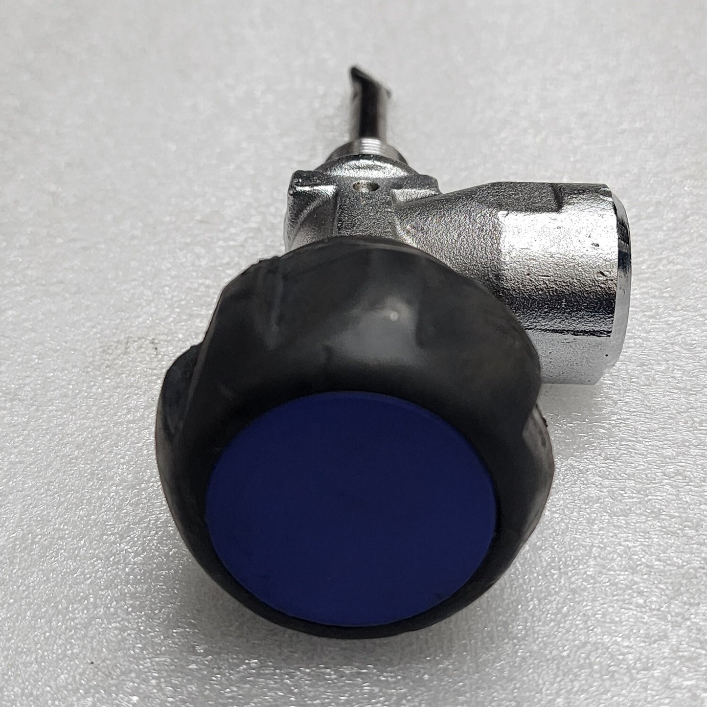 SABRE BREATHING AIR CYLINDER VALVE 300 BAR THREAD M18