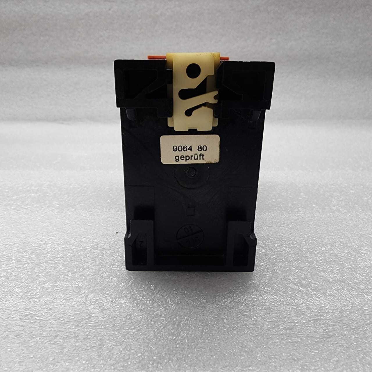 DOLD BA9043 VOLTAGE MONITORING RELAY BA9043/003