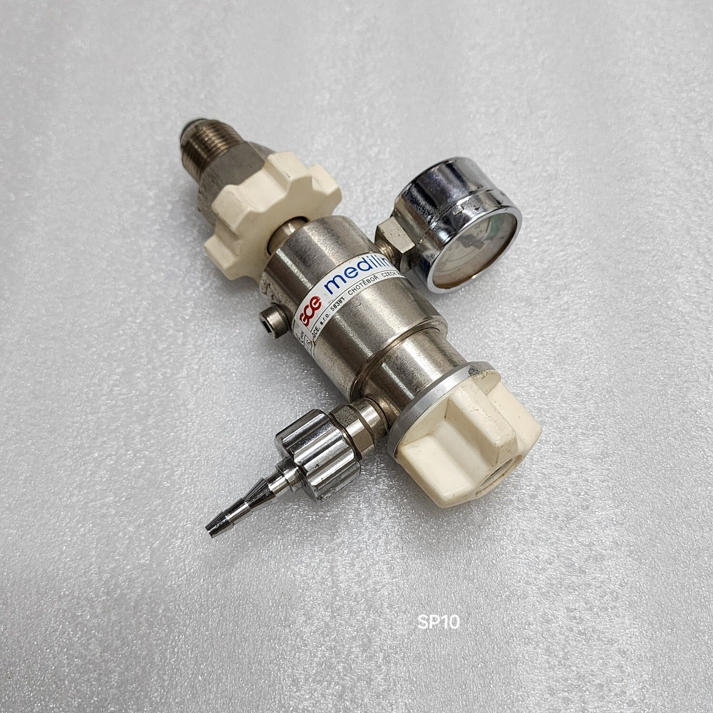GCE 15 OXYGEN REGULATOR 200 BAR