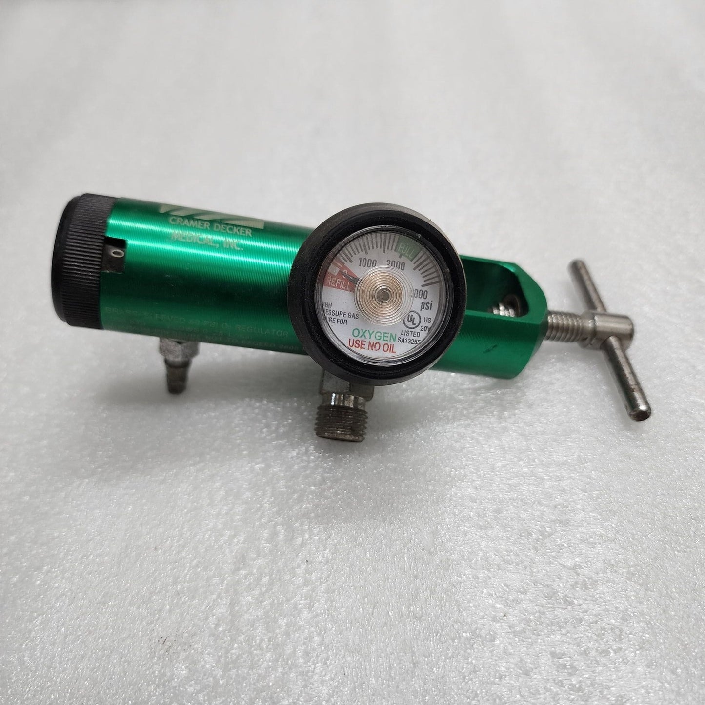 CRAMER DECKER AREG8725-B2D OXYGEN REGULATOR
