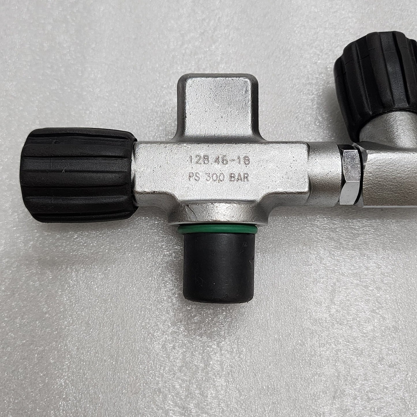 DOUBLE TANK MANIFOLD M25-300 DIVING CYLINDER VALVE 300 BAR