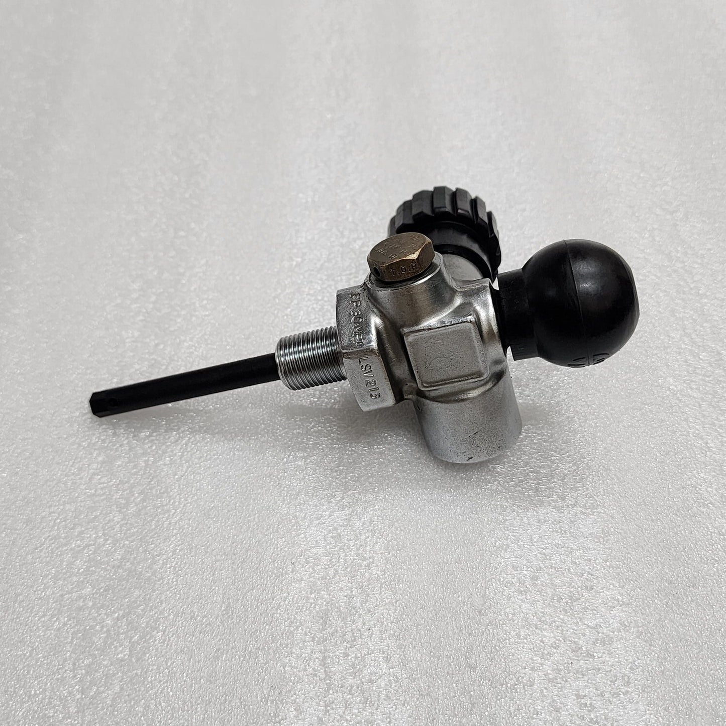 DRAGER AUSTRALIAN BREATHING AIR CYLINDER VALVE 300 BAR THREAD M18