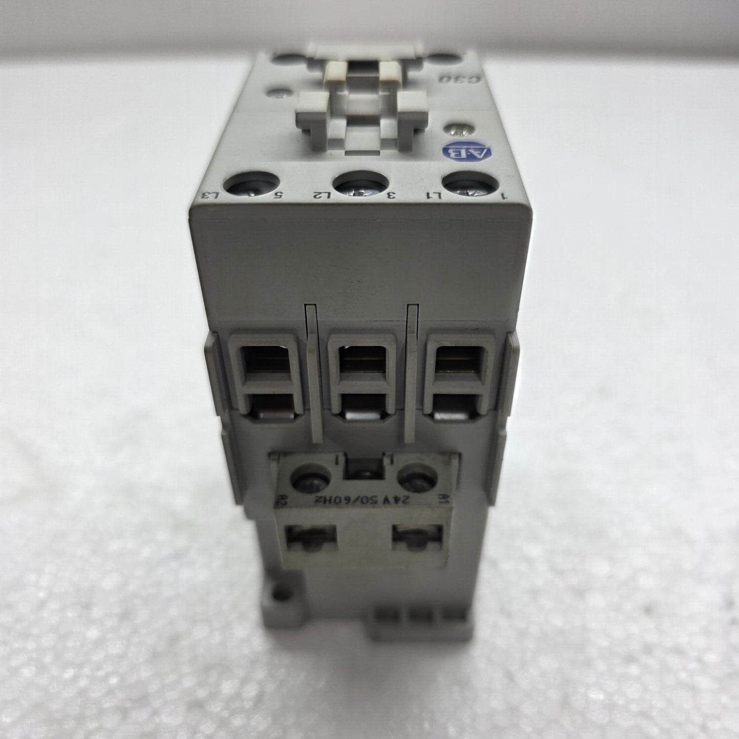 ALLEN BRADLEY CAT 100-C30-00  MAGNETIC CONTACTOR 24V AC