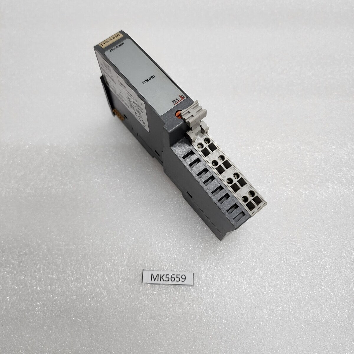 ALLEN BRADLEY CAT 1734-FPD FIELD SIDE VOLTAGE DISTRIBUTOR SER: B 96377472