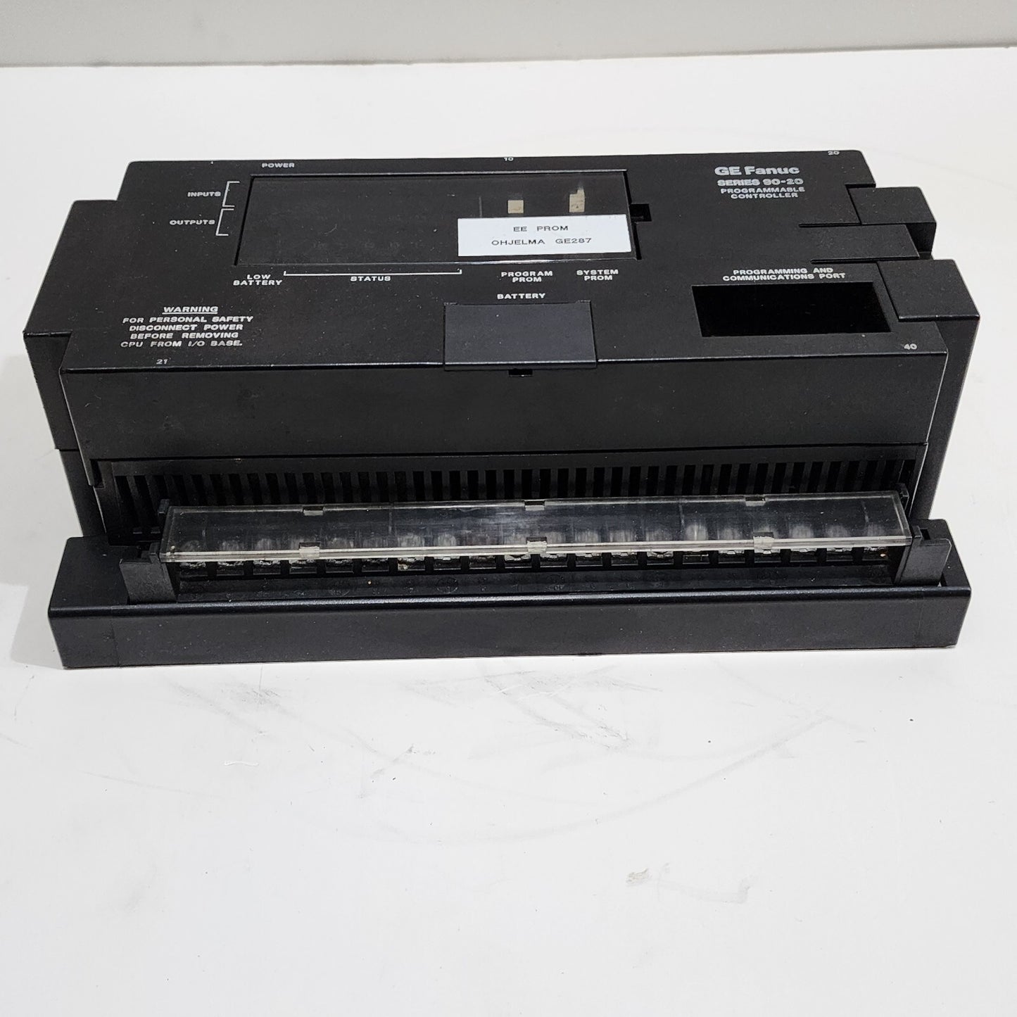 GE FANUC IC692CPU211E PROGRAMMABLE CONTROLLER IC692MDR541C 24VDC