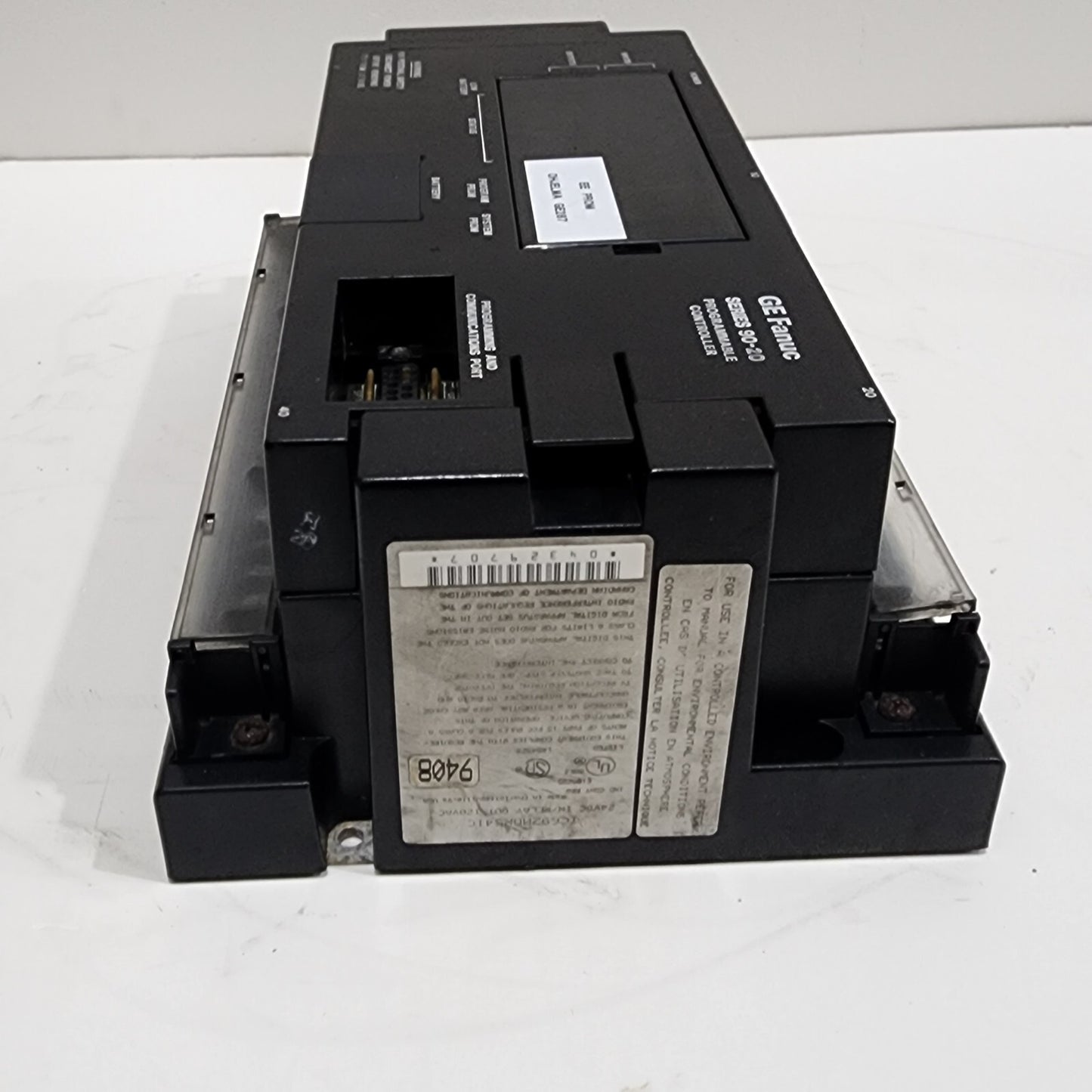 GE FANUC IC692CPU211E PROGRAMMABLE CONTROLLER IC692MDR541C 24VDC