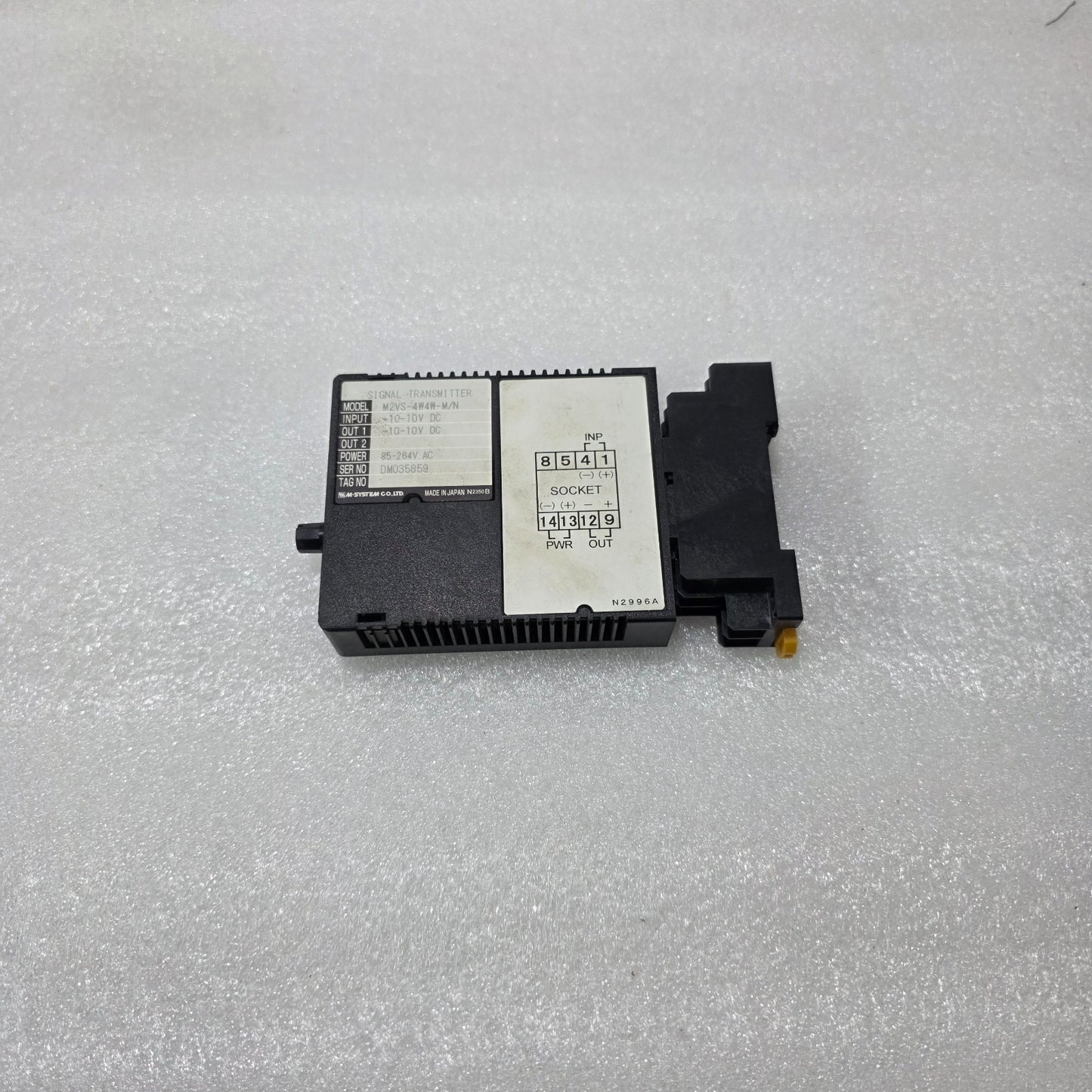 M-SYSTEM M2VS-4W4W-M/N SIGNAL TRANSMITTER 0–10V DC DUAL OUTPUT 85–264VAC MADE IN