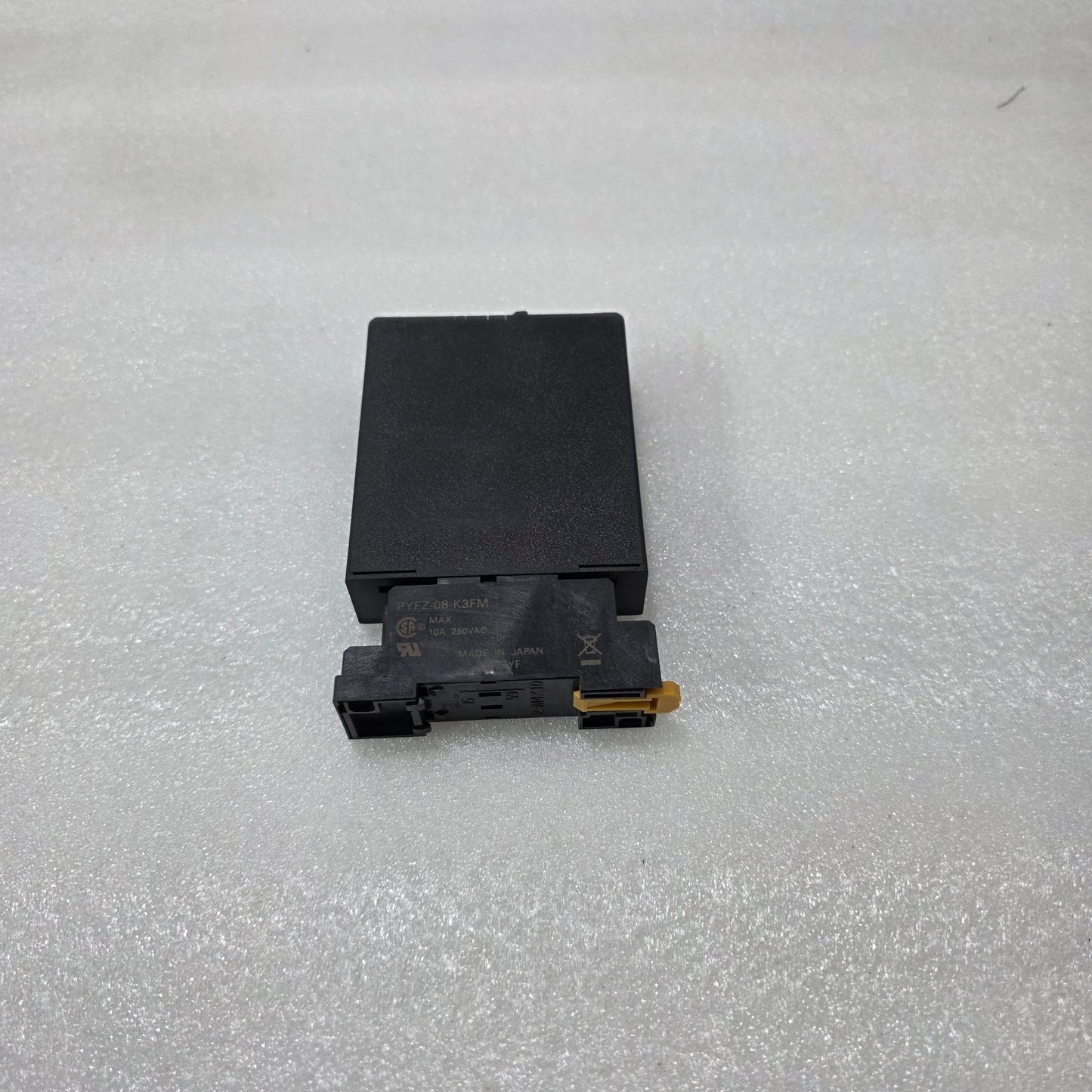 M-SYSTEM M2VS-4W4W-M/N SIGNAL TRANSMITTER 0–10V DC DUAL OUTPUT 85–264VAC MADE IN
