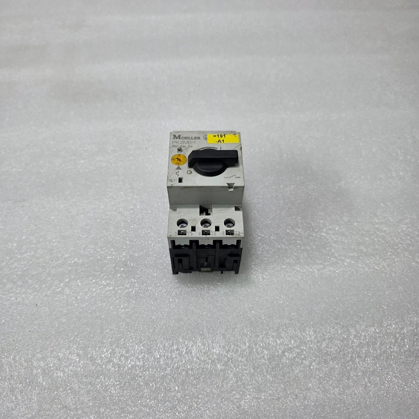 MOELLER PKZM0-1 MOTOR PROTECTION CIRCUIT BREAKER 0.63–1A MANUAL MOTOR STARTER