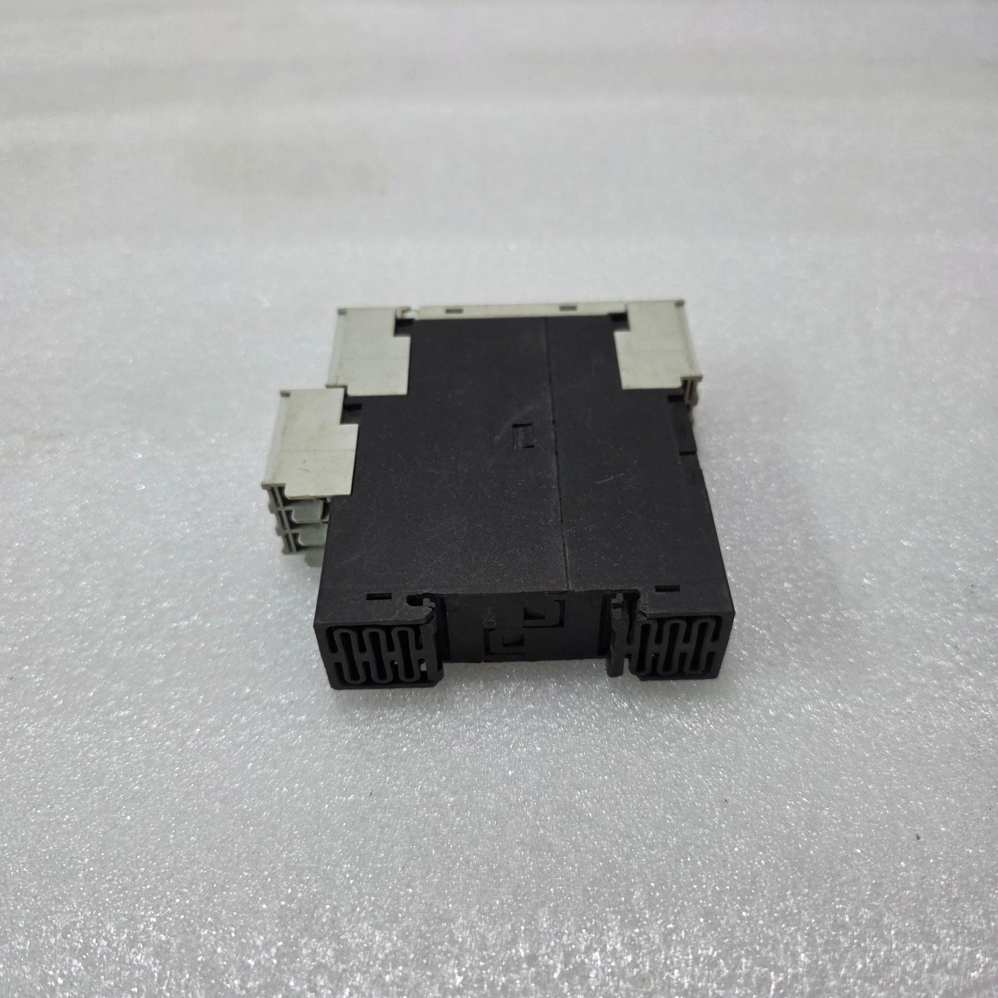 SIEMENS 3RN1010-1CB00 THERMISTOR MOTOR PROTECTION RELAY ATEX IEC/EN 60947-8 24–2