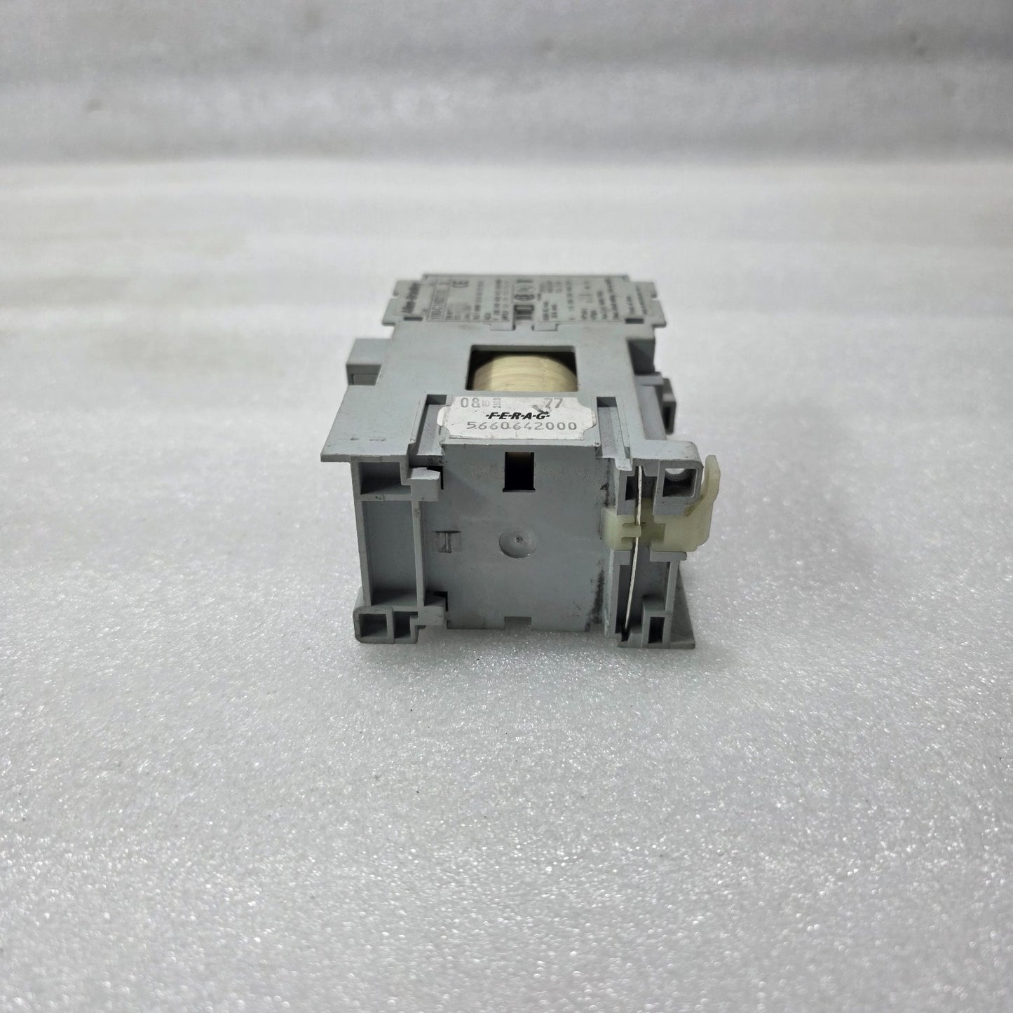 ALLEN-BRADLEY 100-C16D*10 CONTACTOR 16A – COIL 24V DC – SER B