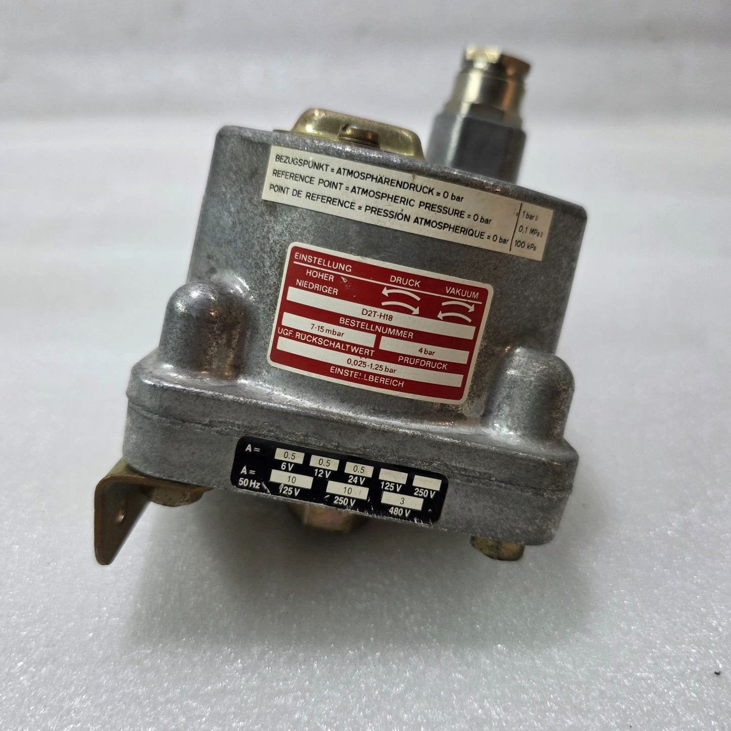BARKSDALE D2T-H18 DUAL SETPOINT PRESSURE & VACUUM SWITCH | ADJUSTABLE 0.025–1.25