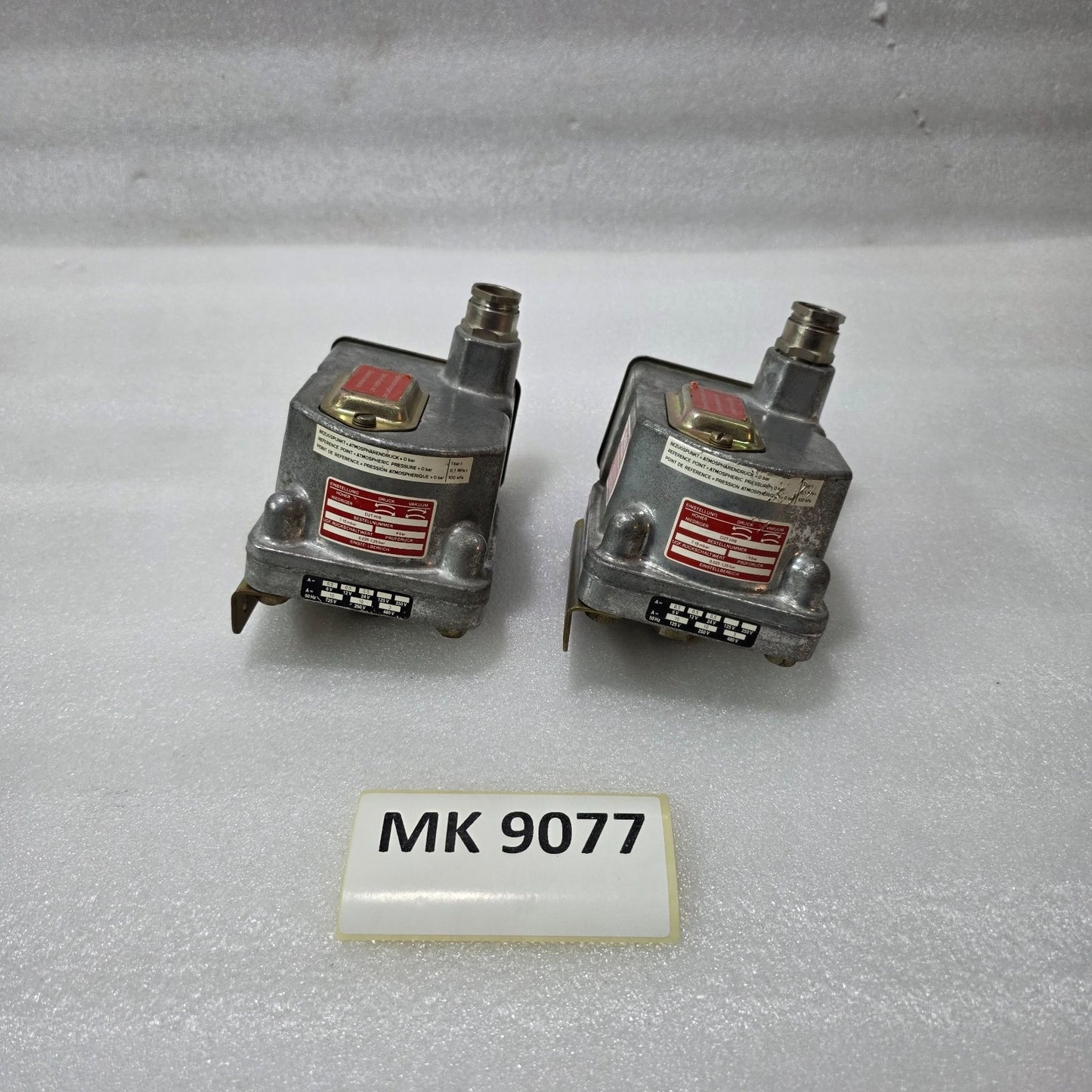 BARKSDALE D2T-H18 DUAL SETPOINT PRESSURE & VACUUM SWITCH | ADJUSTABLE 0.025–1.25