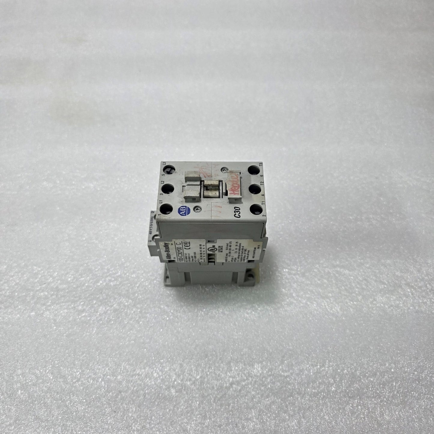 ALLEN BRADLEY 100-C30*00 CONTACTOR SER C 3 POLE 65A AC-3 690V 48V AC COIL MOTOR