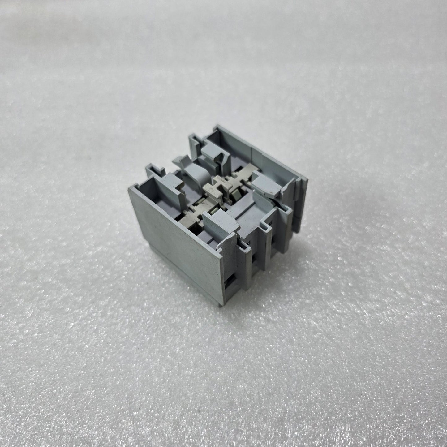ALLEN BRADLEY 100-F AUXILIARY CONTACT BLOCK 10A – SER B