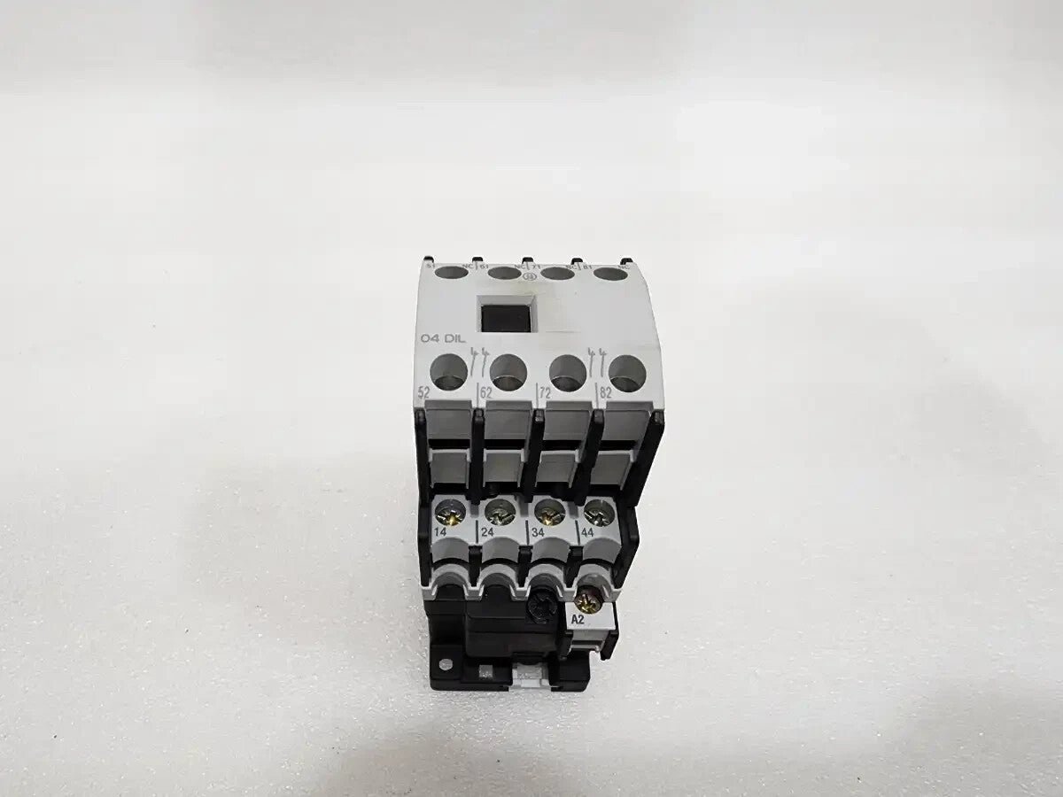 MOELLER DILR40 CONTROL RELAY COIL VOLTAGE 110V Q4 DIL