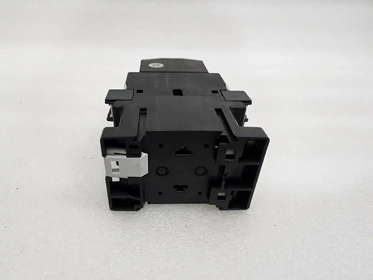 MOELLER DILR40 CONTROL RELAY COIL VOLTAGE 110V Q4 DIL