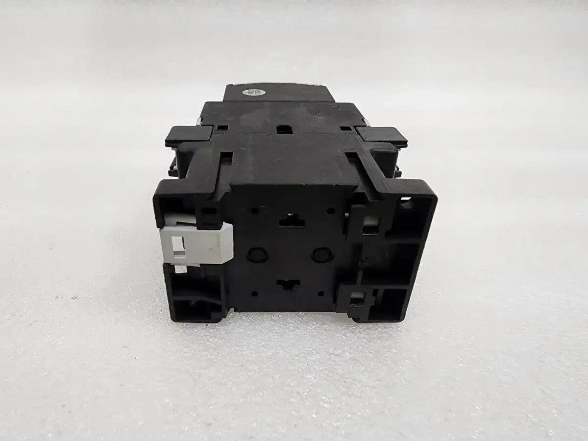 MOELLER DILR40 CONTROL RELAY COIL VOLTAGE 110V 22 DIL