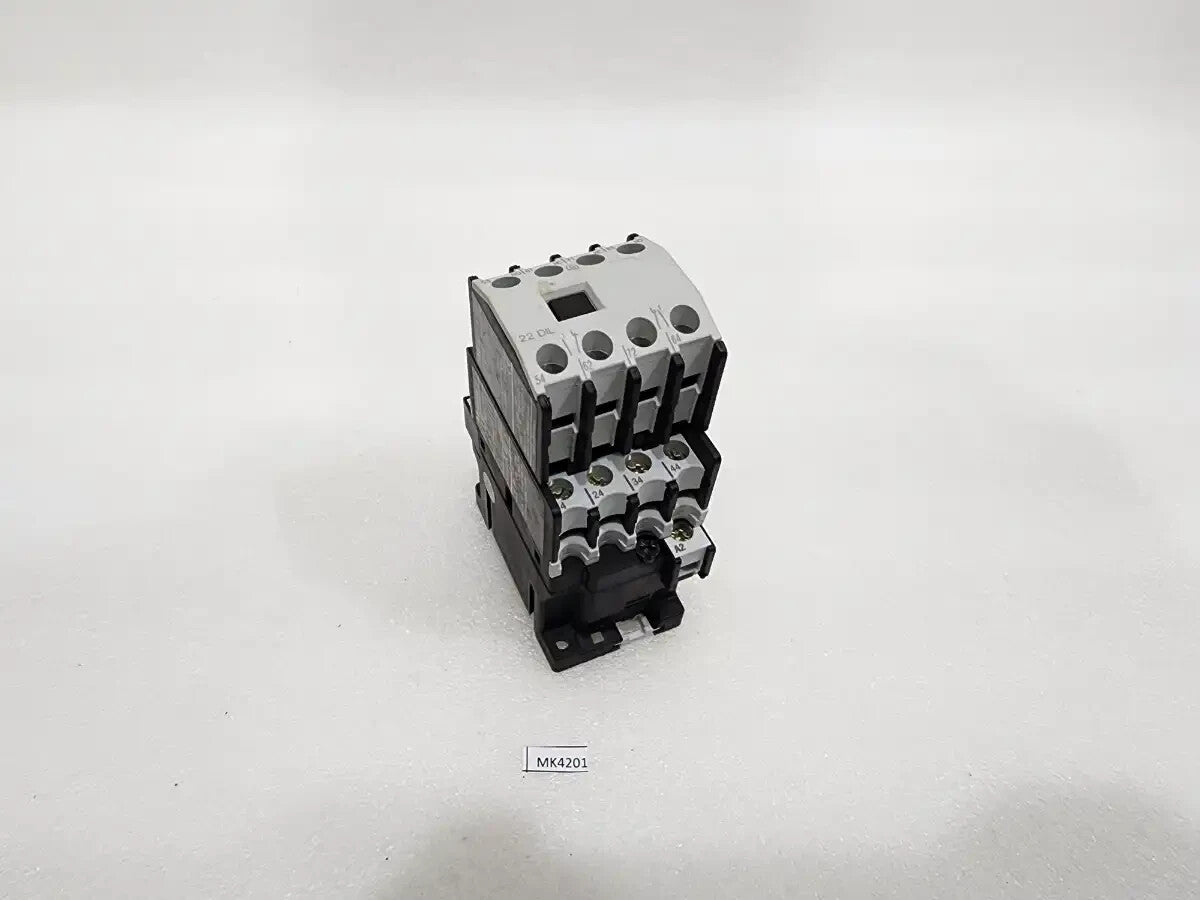 MOELLER DILR40 CONTROL RELAY COIL VOLTAGE 110V 22 DIL