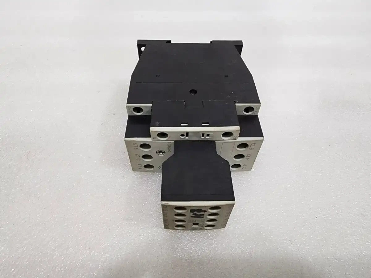 MOELLER DILM32-10 MAGNETIC CONTACTOR DIL M32-XHI22 24V