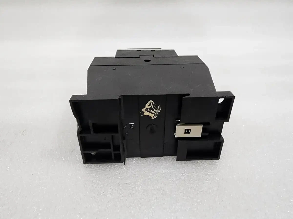 MOELLER DILM32-10 MAGNETIC CONTACTOR DIL M32-XHI22 24V
