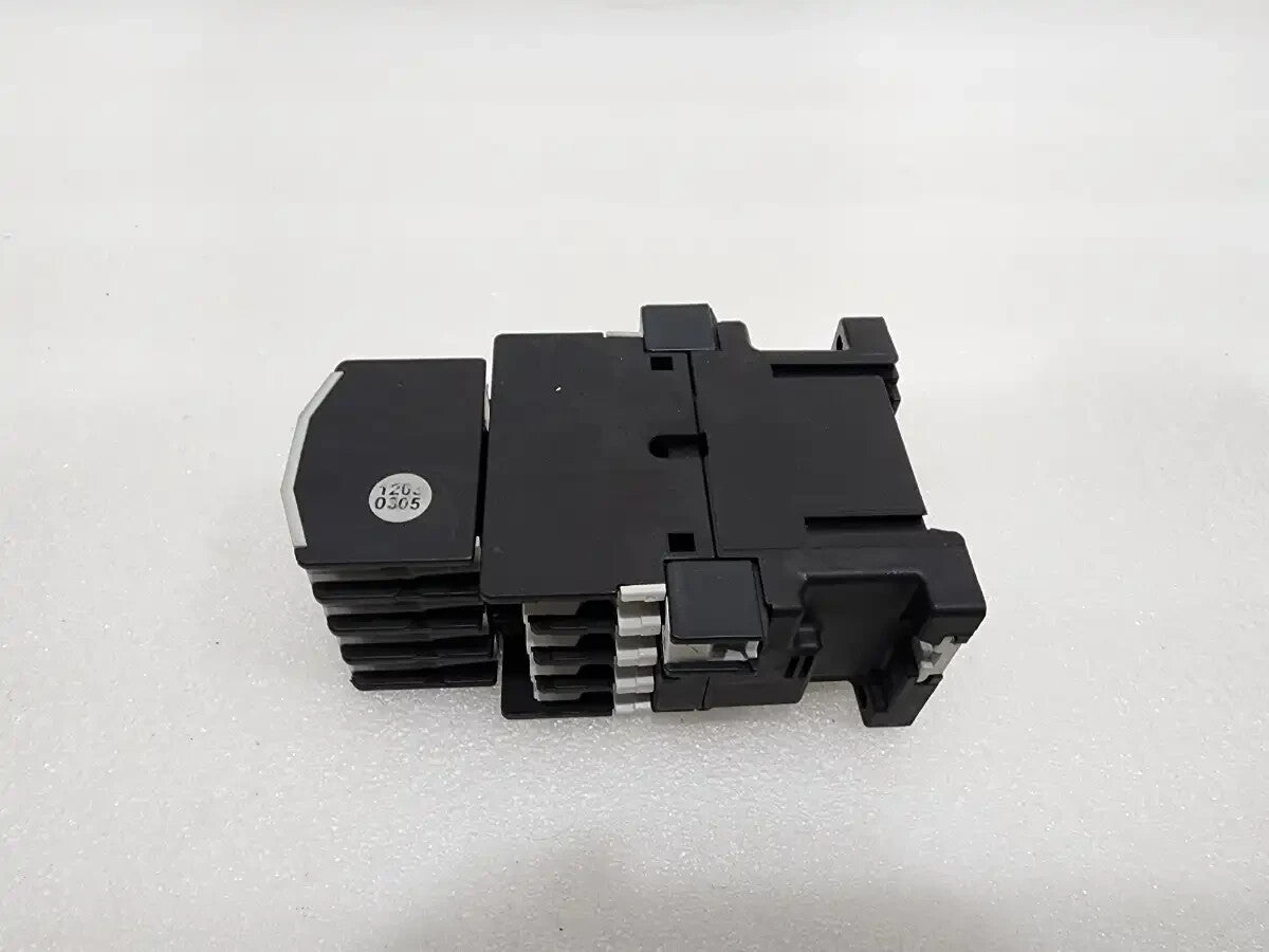 MOELLER DIL R 40 CONTROL RELAY COIL VOLTAGE 230V 22DIL