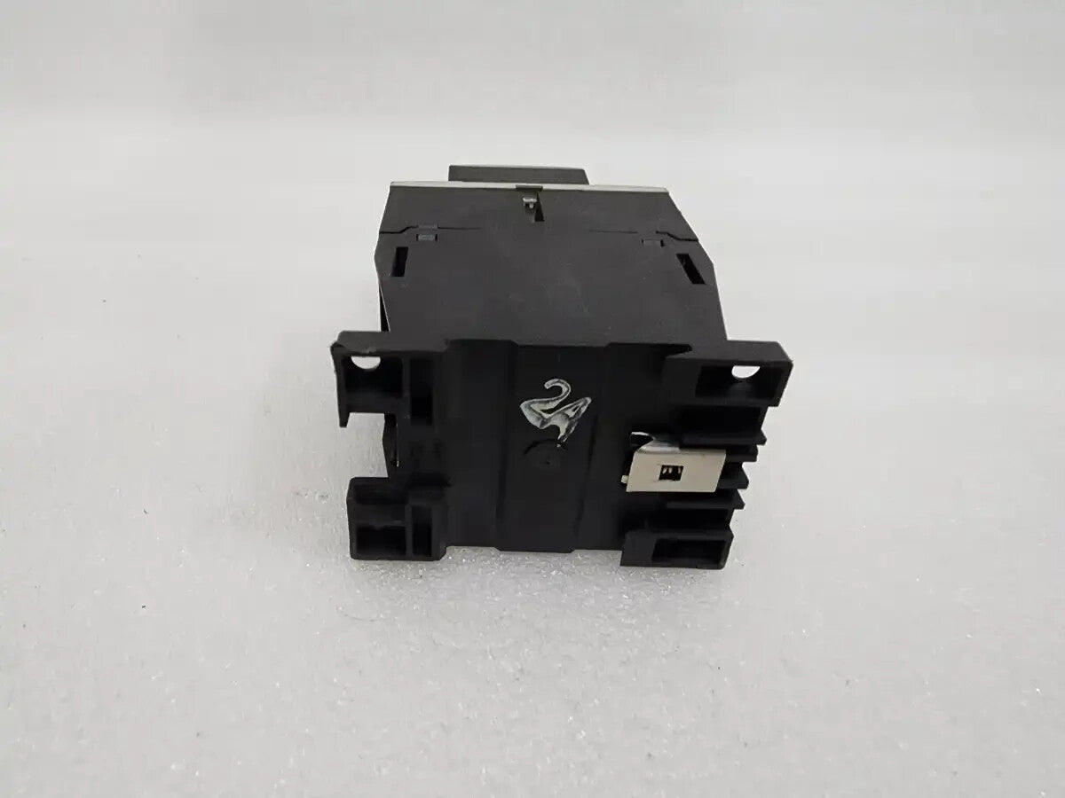 MOELLER DIL M9-10 MAGNETIC CONTACTOR 24V DIL M32-XHI22