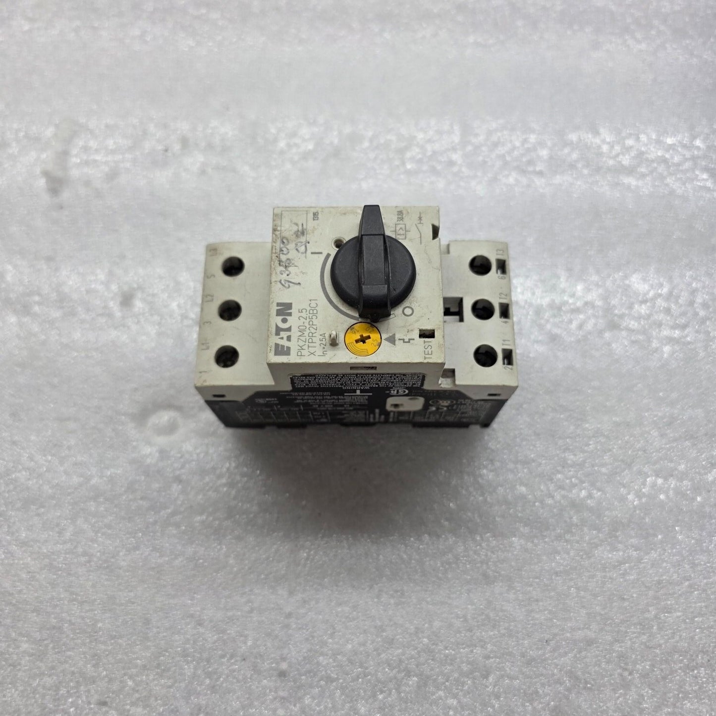 EATON PKZM0-2.5 MOTOR PROTECTION CIRCUIT BREAKER 2.5A XTPR2P5BC1