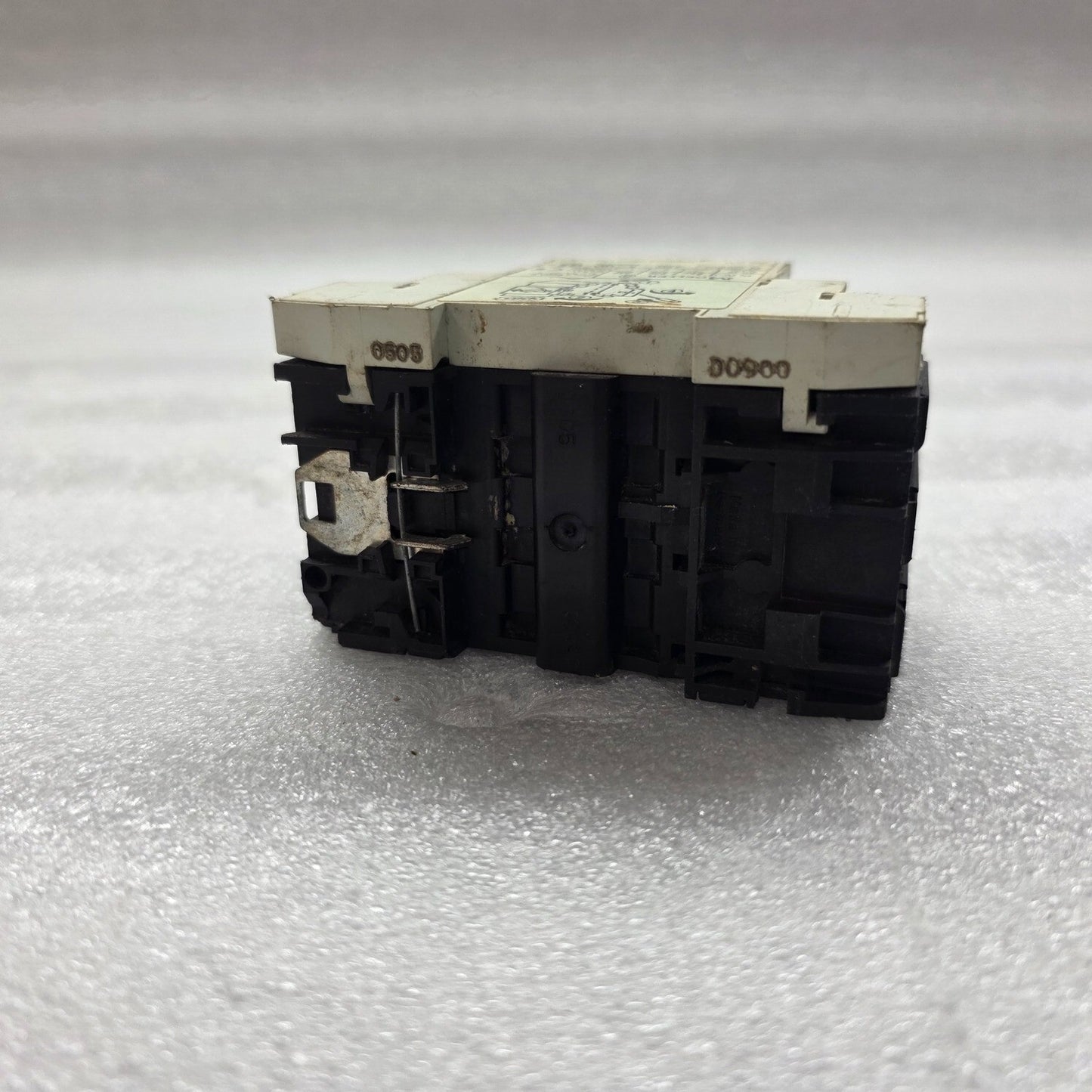 MOELLER PKZM0-2.5 MOTOR PROTECTION CIRCUIT BREAKER 1.8-2.5A