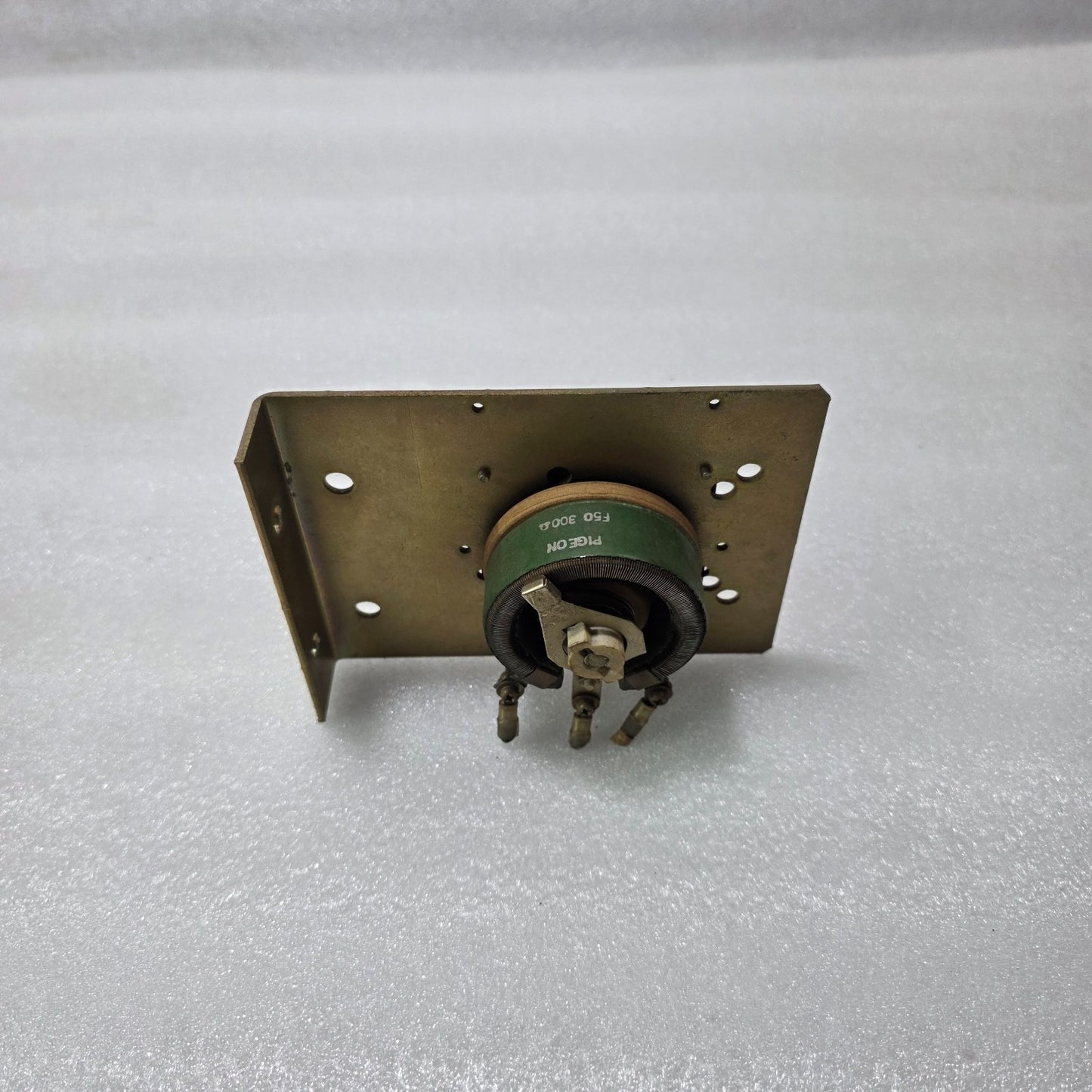 TAIYO ELECTRIC F50 300Ω PANEL MOUNT VOLTAGE REGULATOR POTENTIOMETER