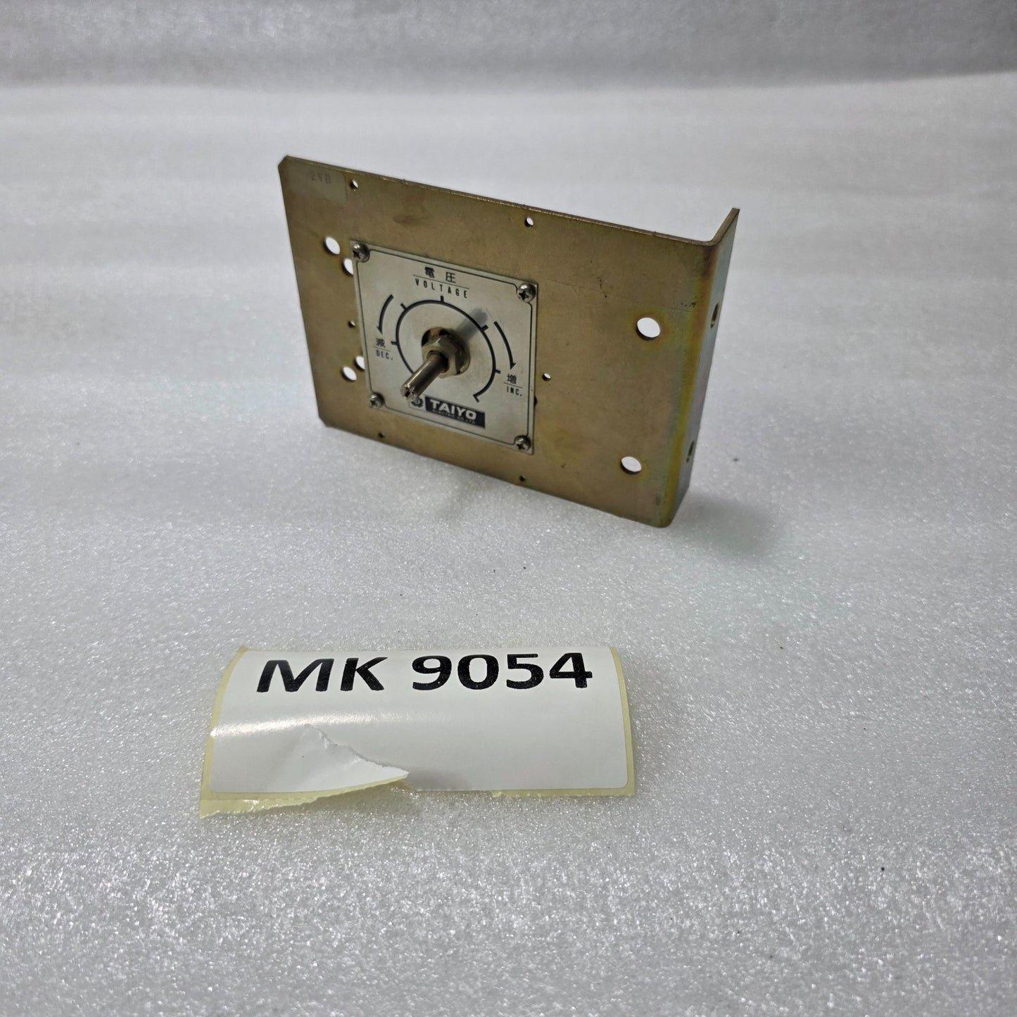TAIYO ELECTRIC F50 300Ω PANEL MOUNT VOLTAGE REGULATOR POTENTIOMETER