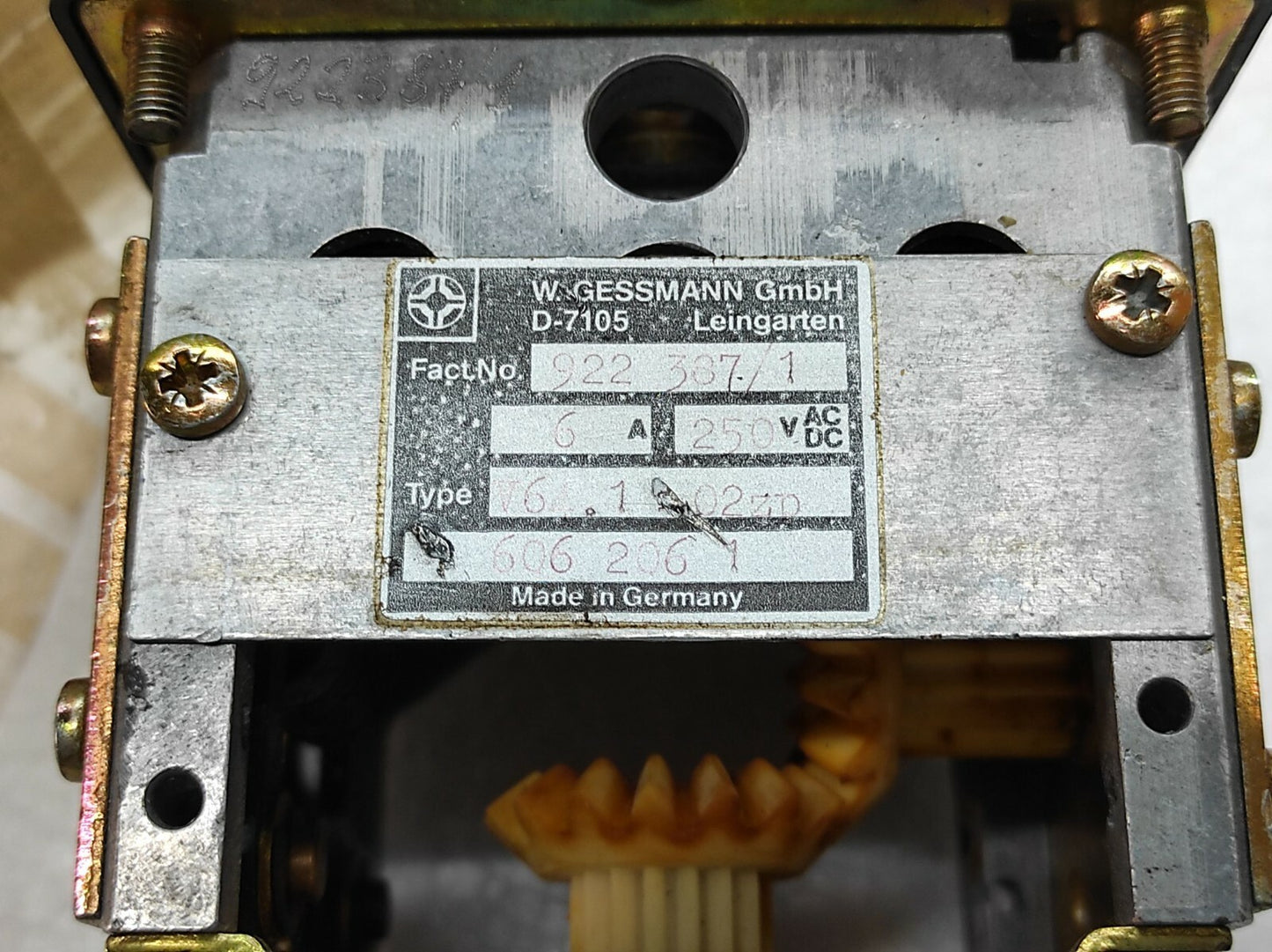 LIEBHERR W GESSMANN 922 387/1 6A 250V AC/DC V6.1-02Z 1187556 COMPOUND DRIVE JOY