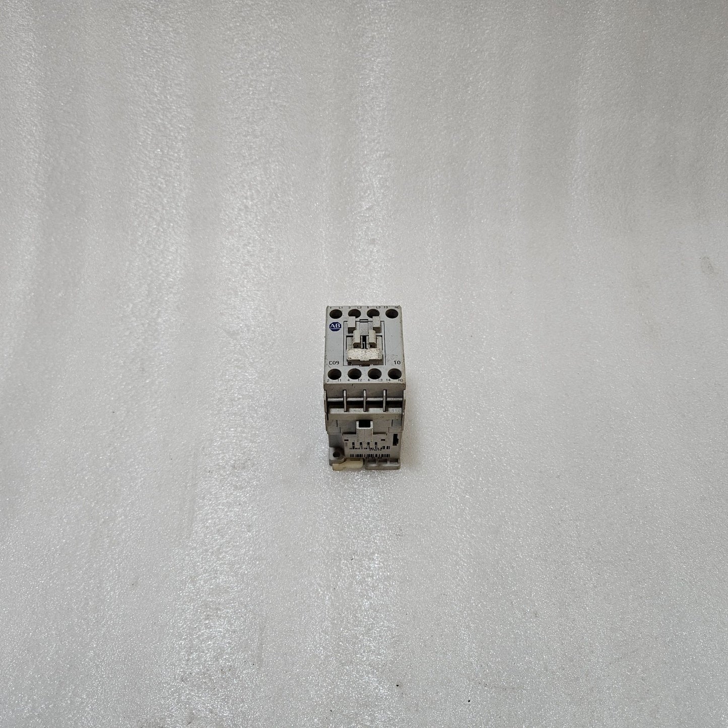 ALLEN-BRADLEY 100-C09*10 SERIES A CONTACTOR – 9A 3-POLE, 600V AC, 5KA SCCR, 230V