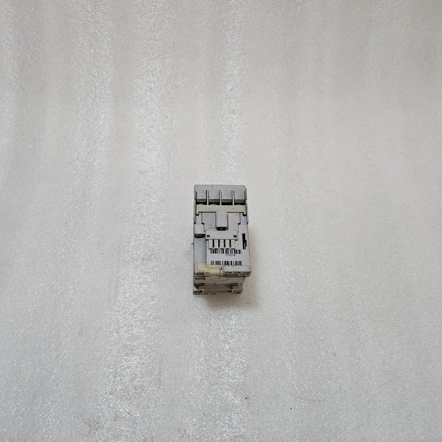 ALLEN-BRADLEY 100-C09*10 SERIES A CONTACTOR – 9A 3-POLE, 600V AC, 5KA SCCR, 230V