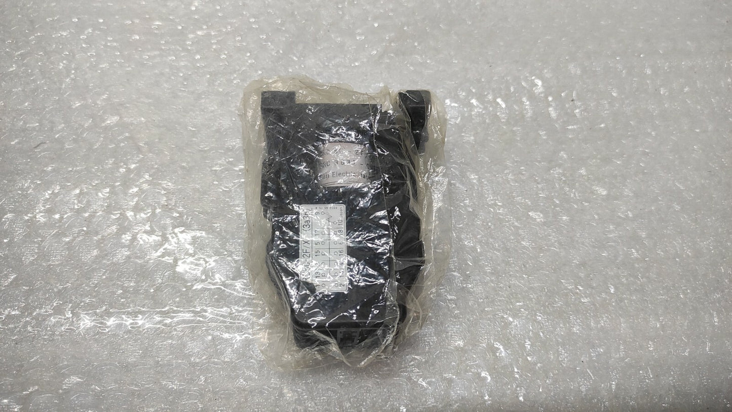 FUJI ELECTRIC SRC50-2F/X (3A3B) MAGNETIC CONTACTOR 380-440V