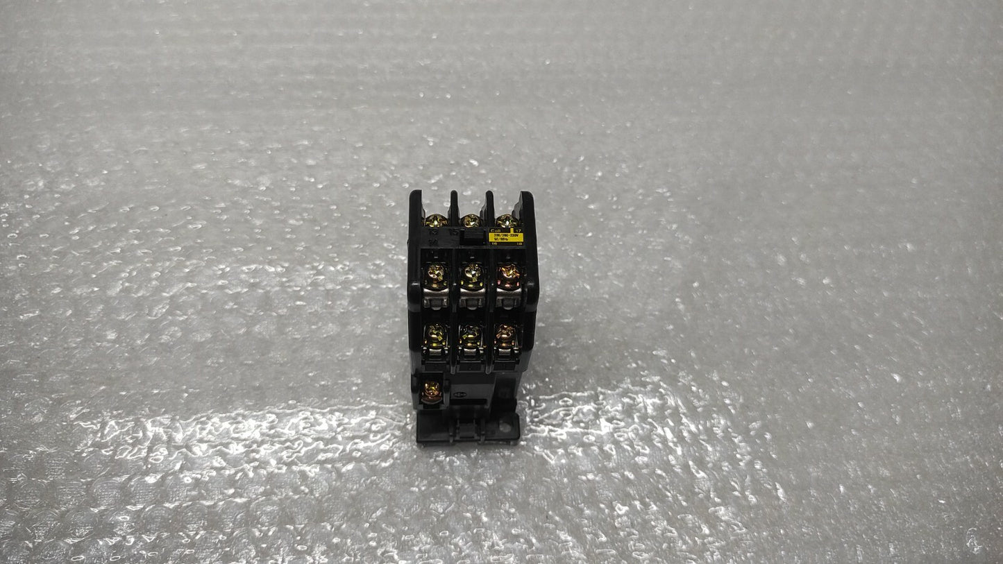 FUJI ELECTRIC SRC50-2F/X (3A3B) MAGNETIC CONTACTOR 200-220V