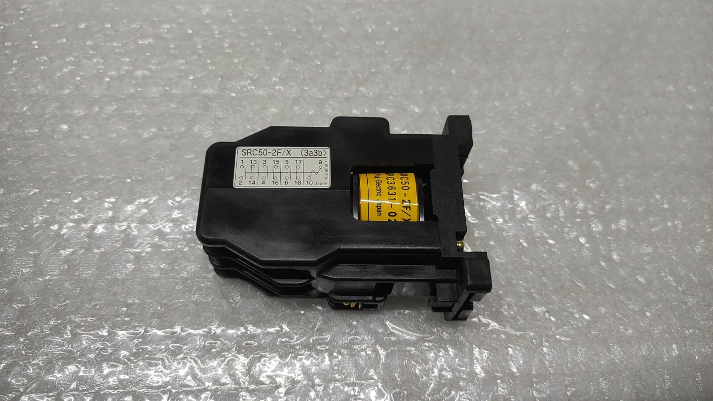 FUJI ELECTRIC SRC50-2F/X (3A3B) MAGNETIC CONTACTOR 200-220V