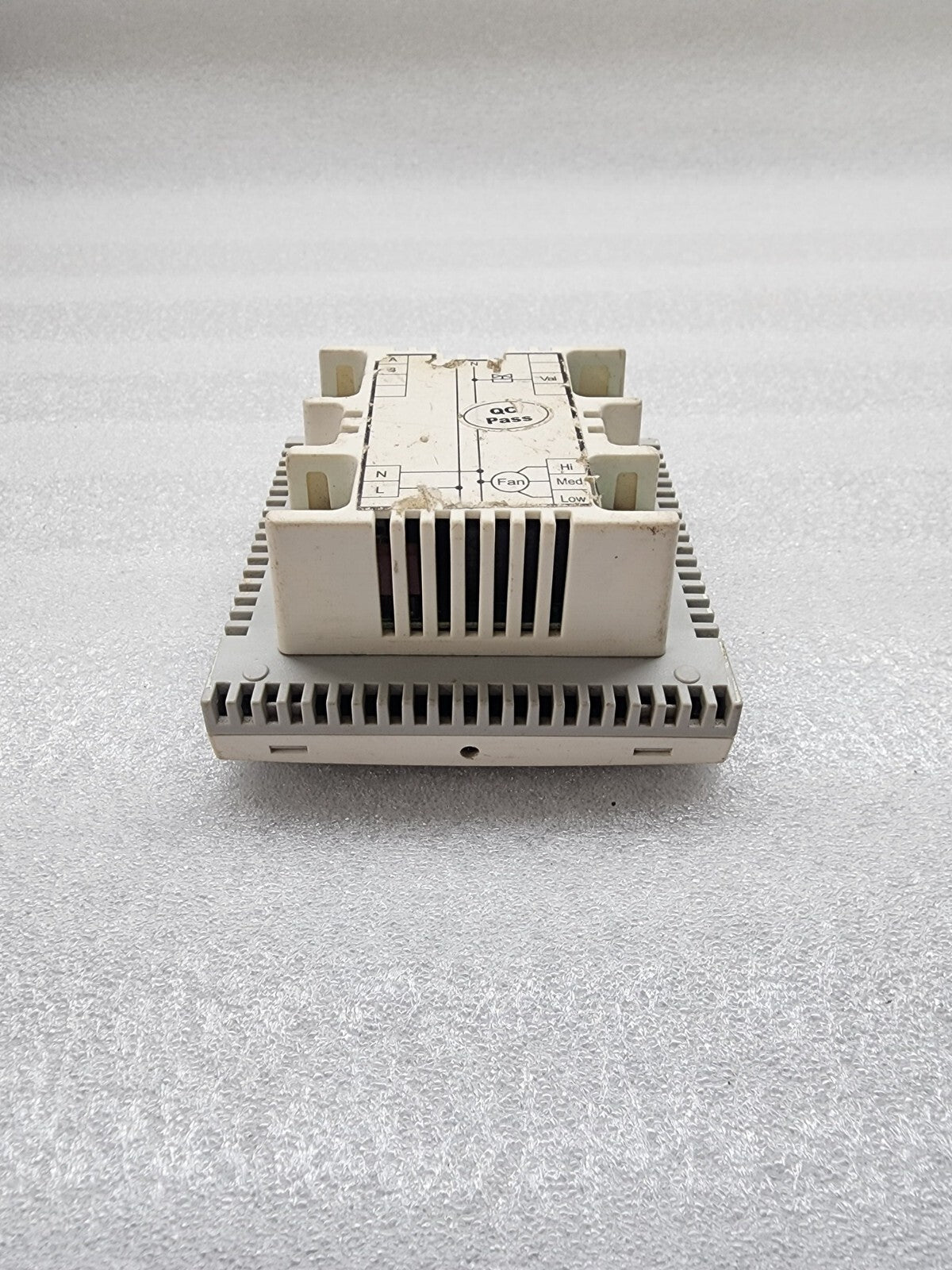 TC303-3A2LM DIGITAL FAN COIL THERMOSTAT