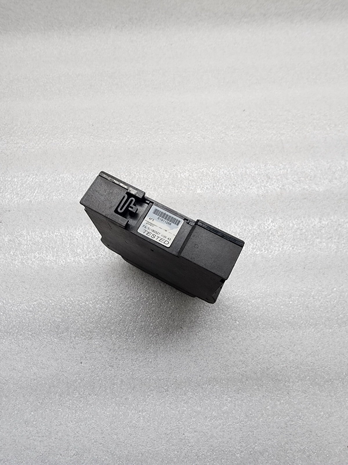 SCHMERSAL SRB201ZH-24VDC SAFETY RELAY CONTROLLER