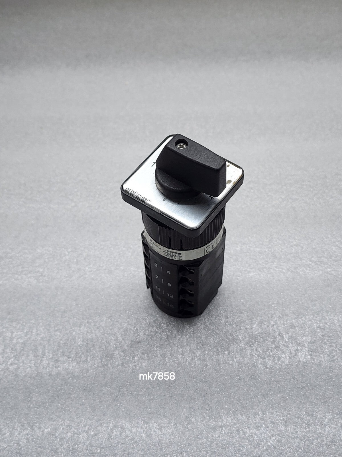 SALZER P220-61070-A01 CAM SWITCH