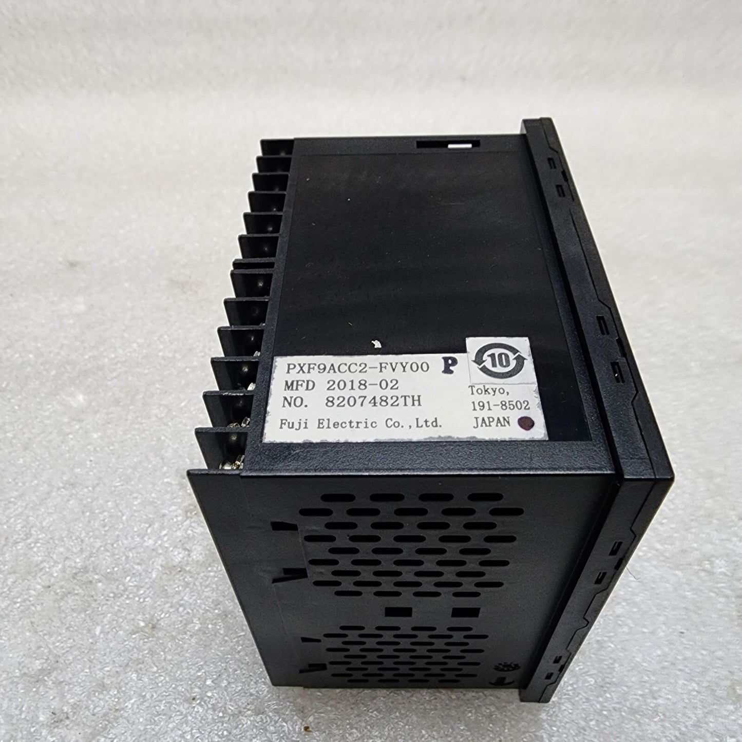 FUJI ELECTRIC PXF9ACC2-FVY00-P TEMPERATURE CONTROLLER 100-240VAC