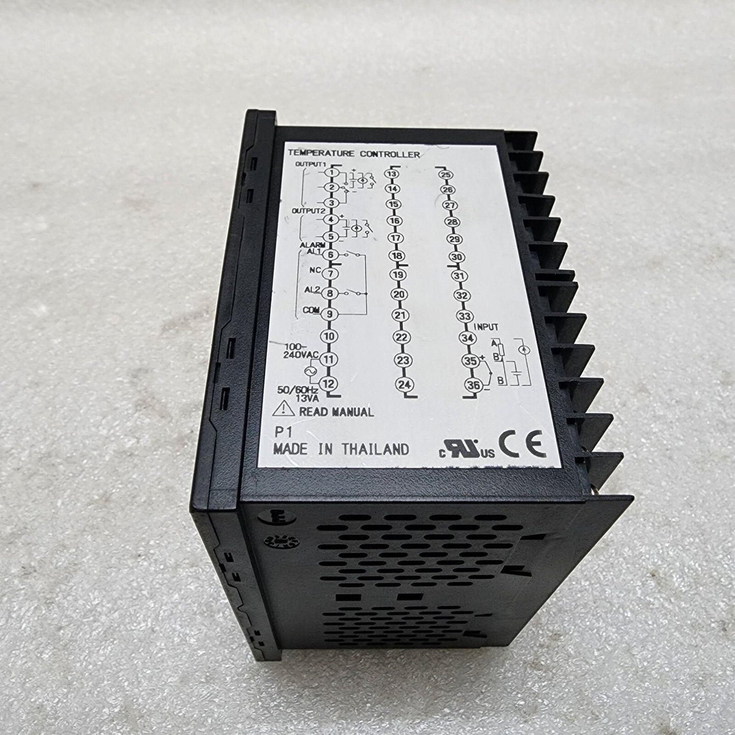 FUJI ELECTRIC PXF9ACC2-FVY00-P TEMPERATURE CONTROLLER 100-240VAC