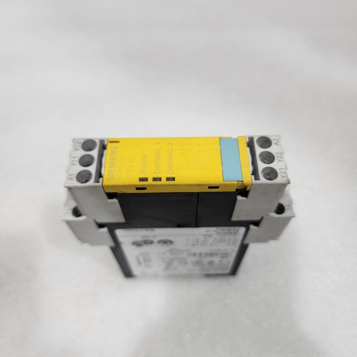 SIEMENS 3TK2824-1AJ20 SAFETY RELAY