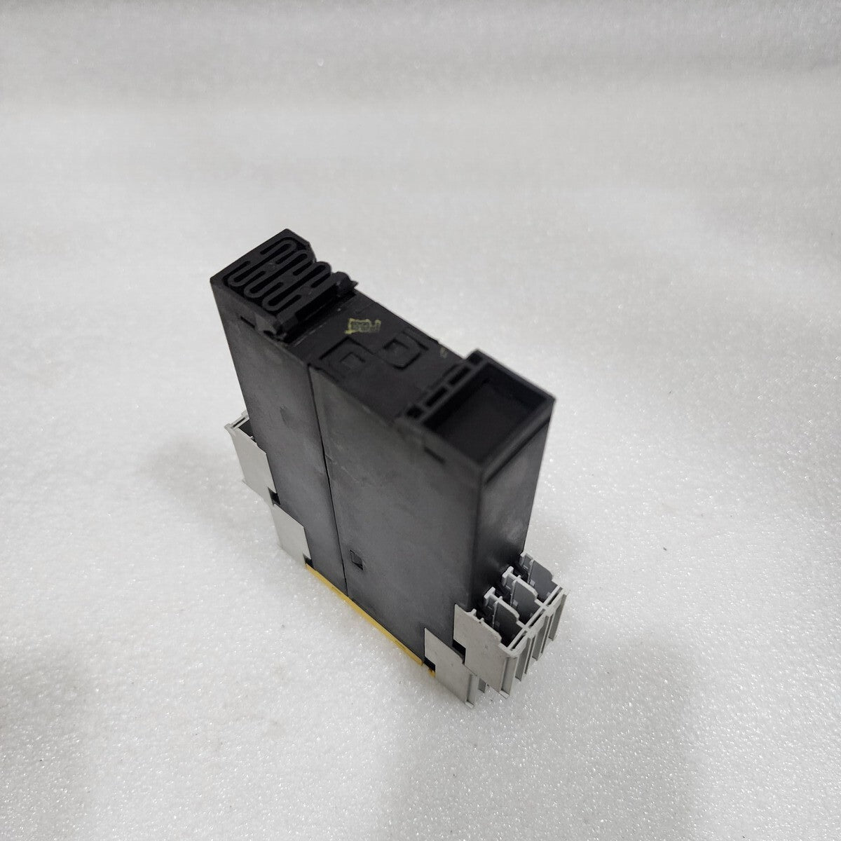 SIEMENS 3TK2824-1AJ20 SAFETY RELAY