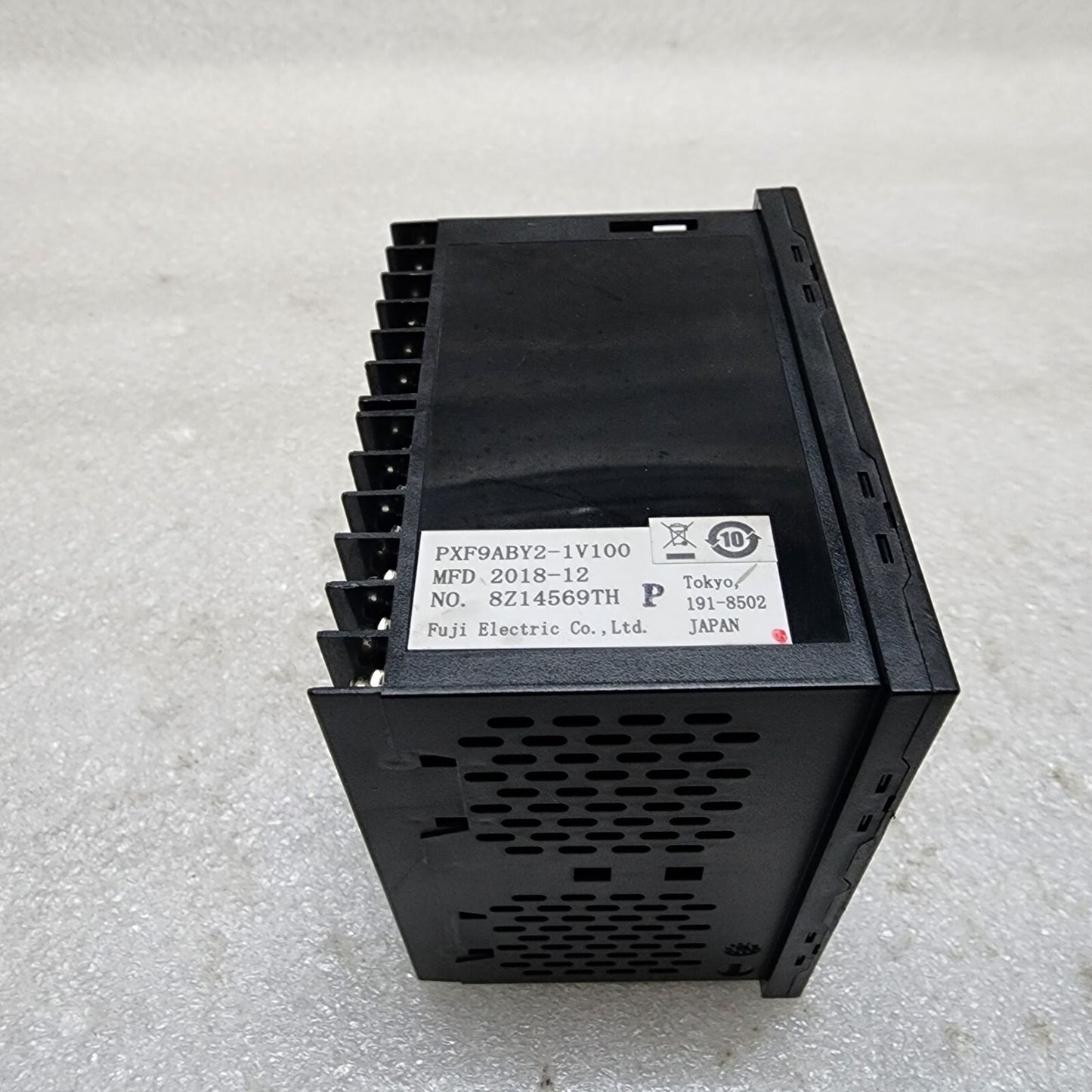 FUJI ELECTRIC PXF9ABY2-1V100 TEMPERATURE CONTROLLER 100-240VAC