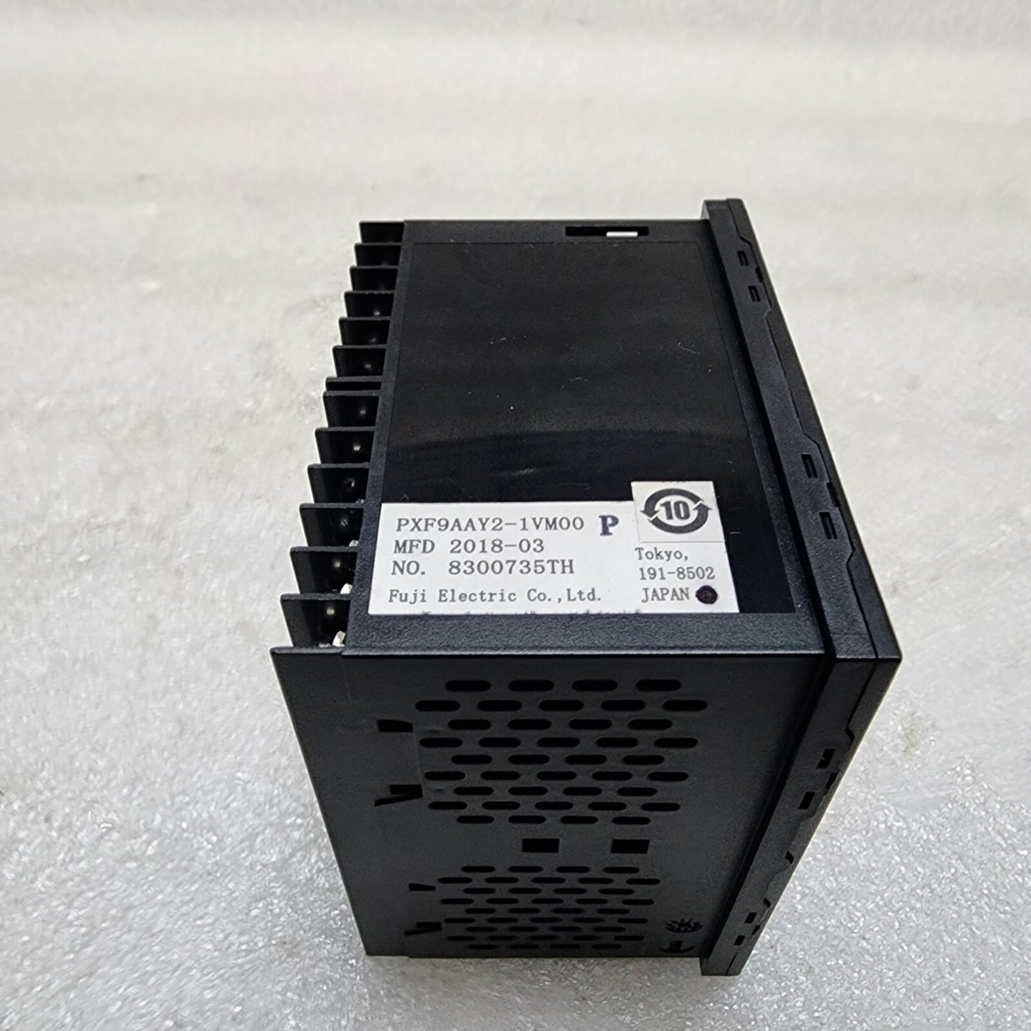 FUJI ELECTRIC PXF9AAY2-1VM00-P TEMPERATURE CONTROLLER 100-240VAC